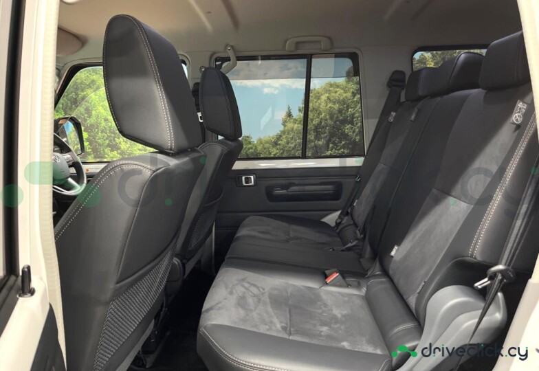 Toyota Land Cruiser White