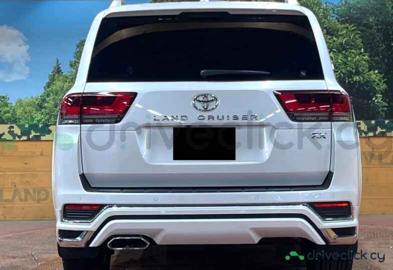 Toyota Land Cruiser 300 White