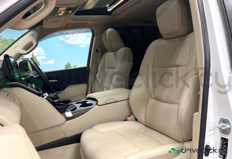 Toyota Land Cruiser 300 White