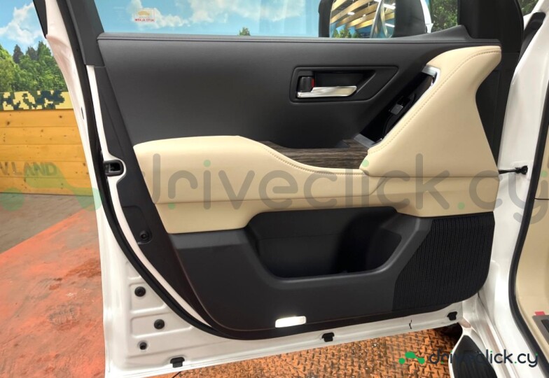 Toyota Land Cruiser 300 White