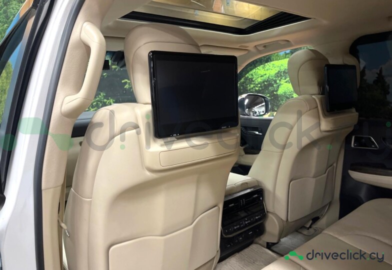 Toyota Land Cruiser 300 White