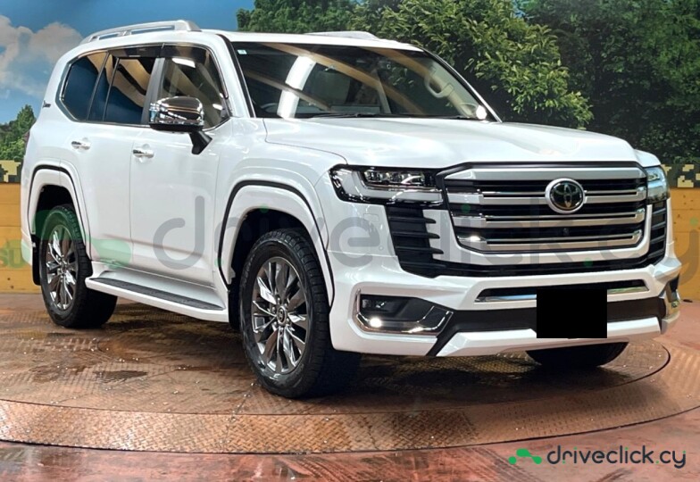 Toyota Land Cruiser 300 White