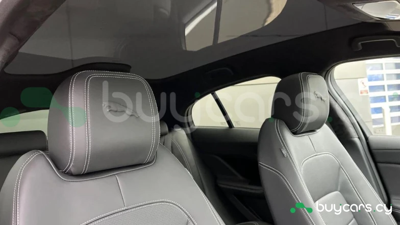 Jaguar I-Pace Белый