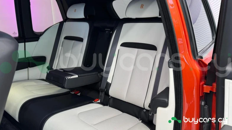Rolls-Royce Cullinan Orange