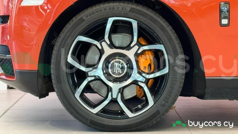 Rolls-Royce Cullinan Orange