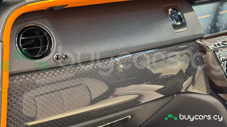 Rolls-Royce Cullinan Orange