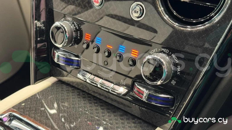 Rolls-Royce Cullinan Orange