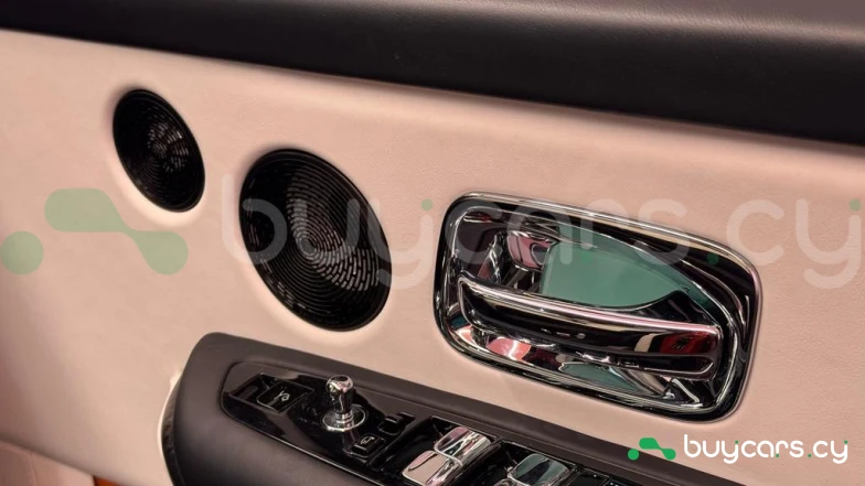 Rolls-Royce Cullinan Orange