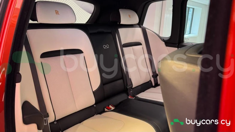 Rolls-Royce Cullinan Orange