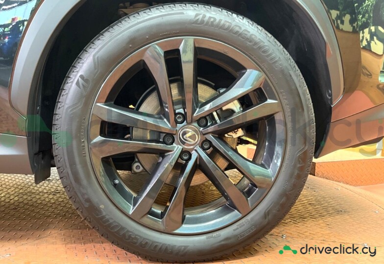 Lexus NX Черный