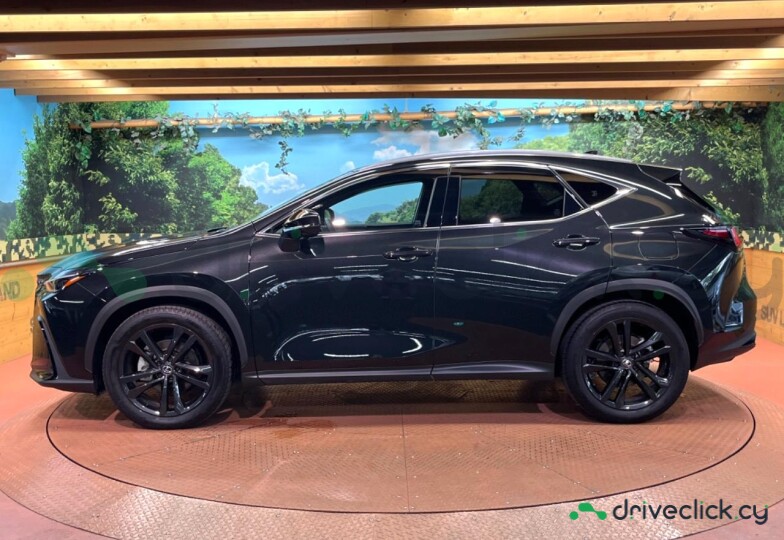 Lexus NX Черный