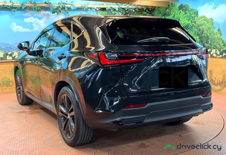 Lexus NX Черный