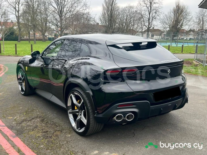 Ferrari Purosangue Черный