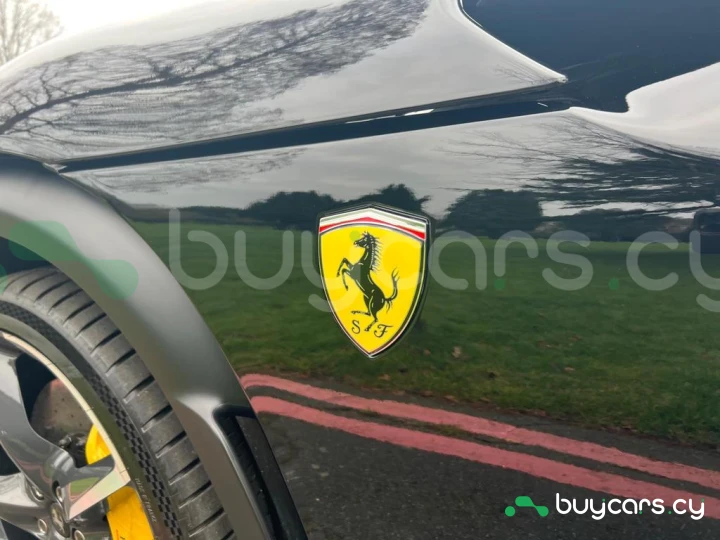 Ferrari Purosangue Черный