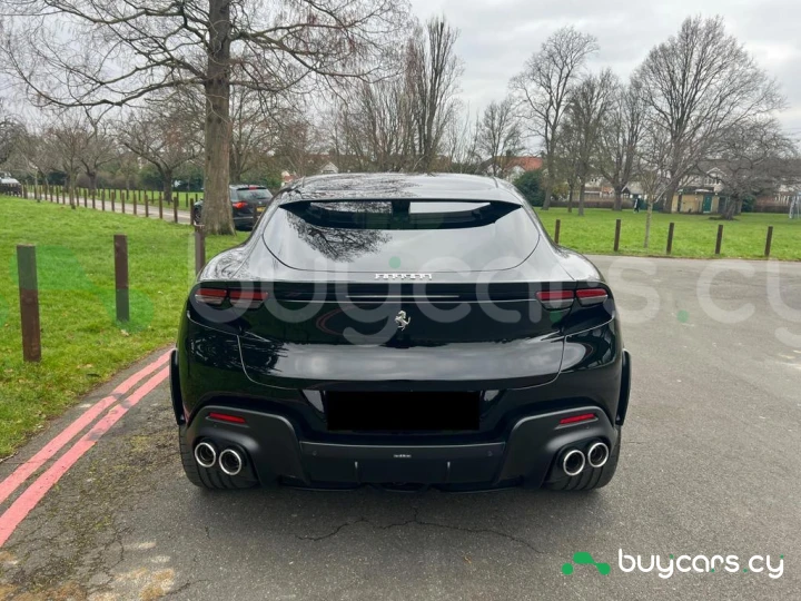 Ferrari Purosangue Черный