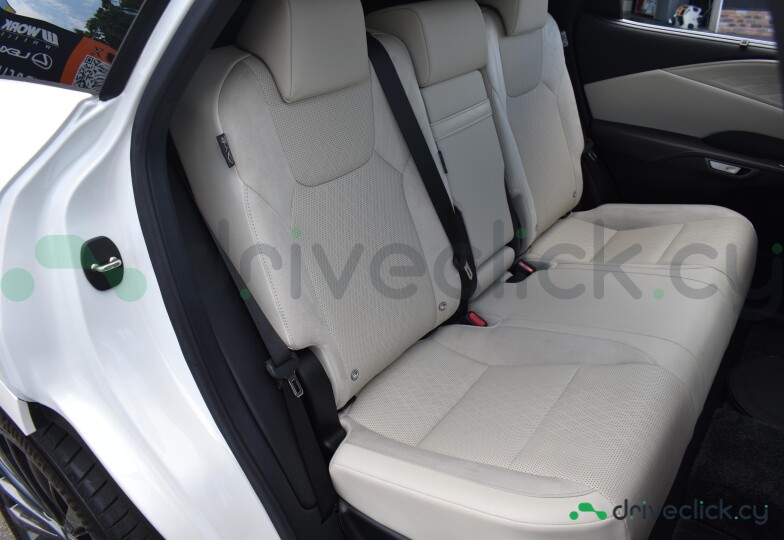 Lexus RX White