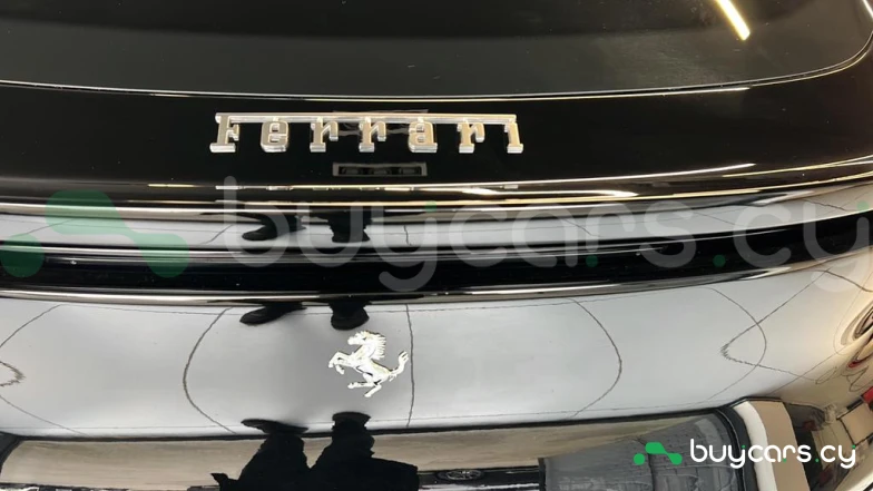 Ferrari Purosangue Черный