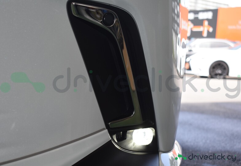 Lexus RX White