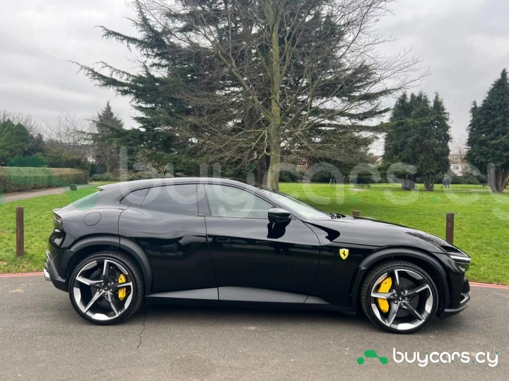 Ferrari Purosangue Черный