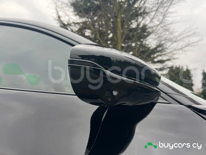 Ferrari Purosangue Черный