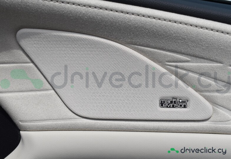 Lexus RX White