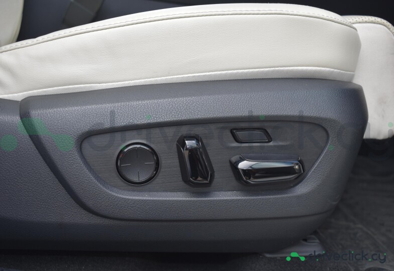 Lexus RX White