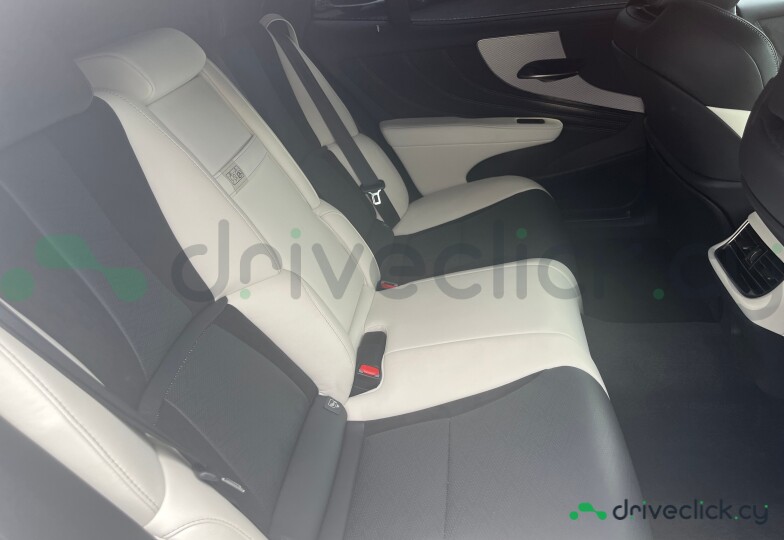 Lexus LS White