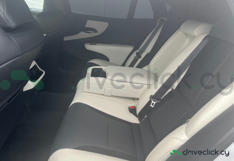 Lexus LS White