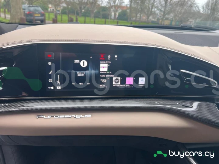 Ferrari Purosangue Черный