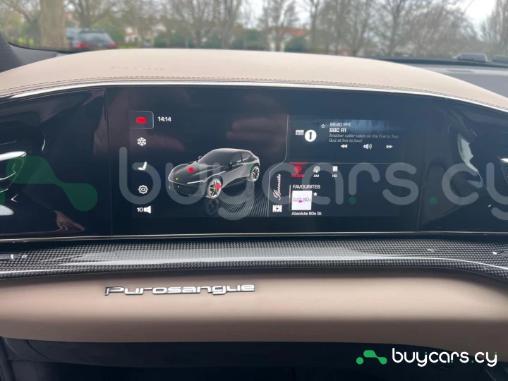 Ferrari Purosangue Черный