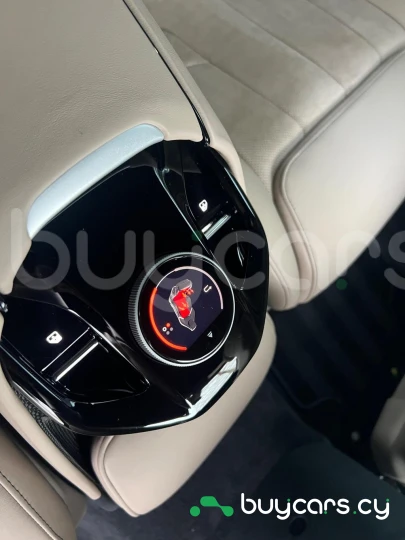 Ferrari Purosangue Черный