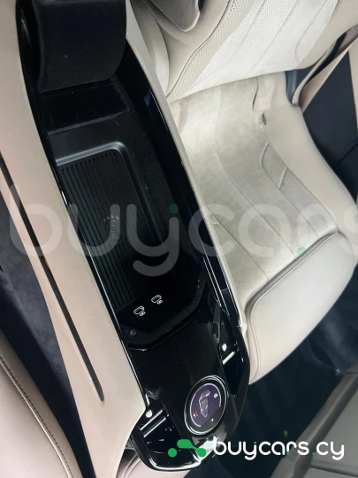 Ferrari Purosangue Черный