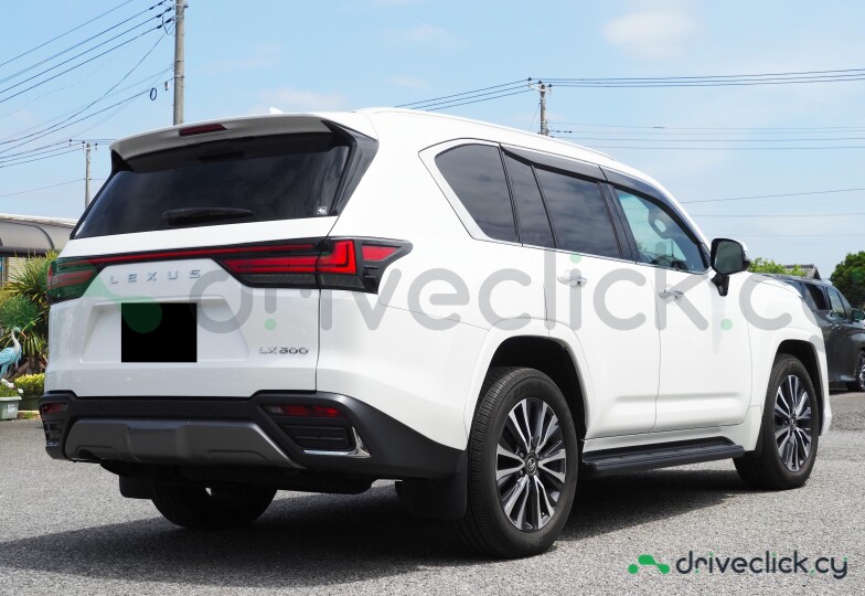 Lexus LX Белый