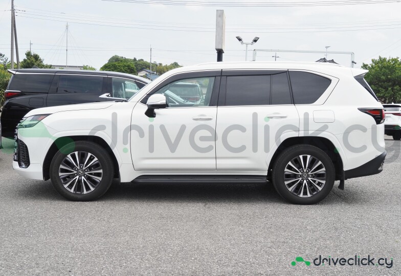 Lexus LX Белый