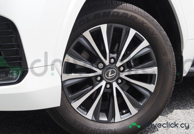 Lexus LX Белый