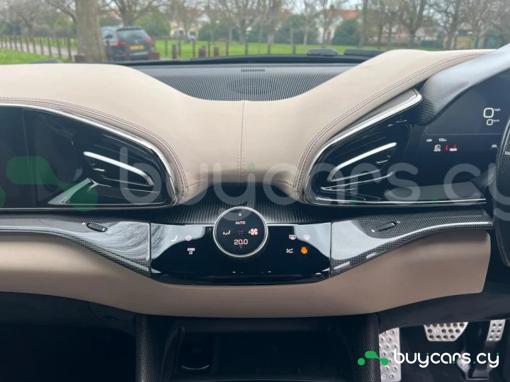 Ferrari Purosangue Черный