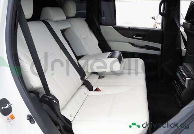Lexus LX Белый