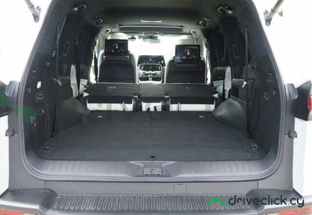 Lexus LX Белый
