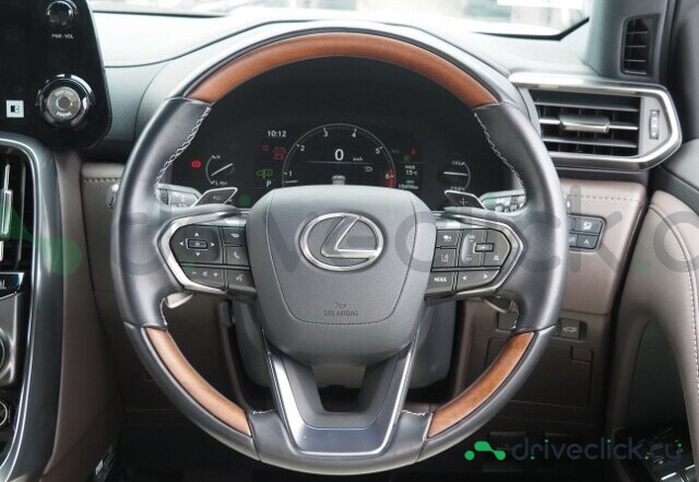 Lexus LX Белый