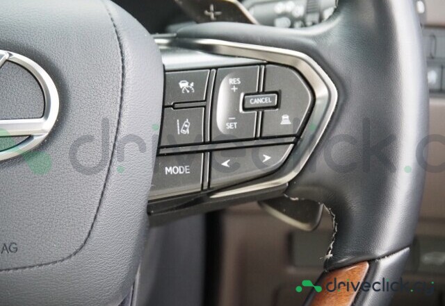 Lexus LX Белый