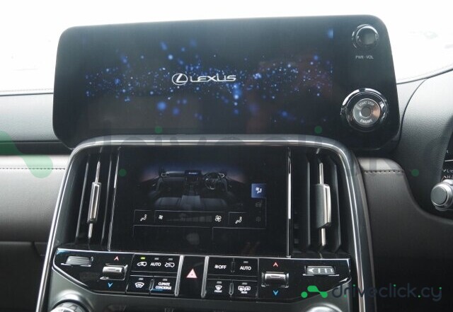 Lexus LX Белый