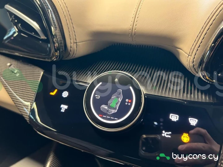 Ferrari Purosangue Черный