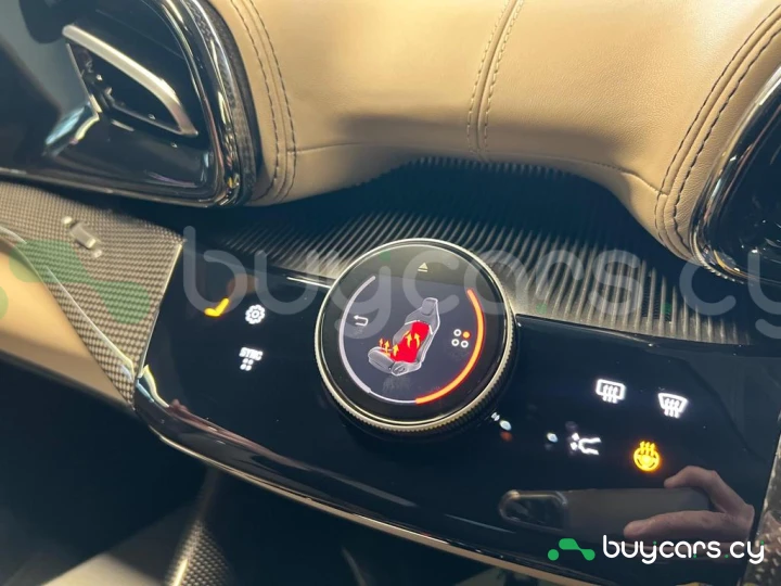 Ferrari Purosangue Черный