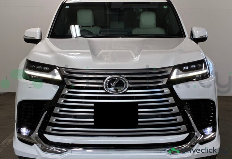 Lexus LX Белый