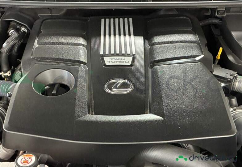 Lexus LX Белый