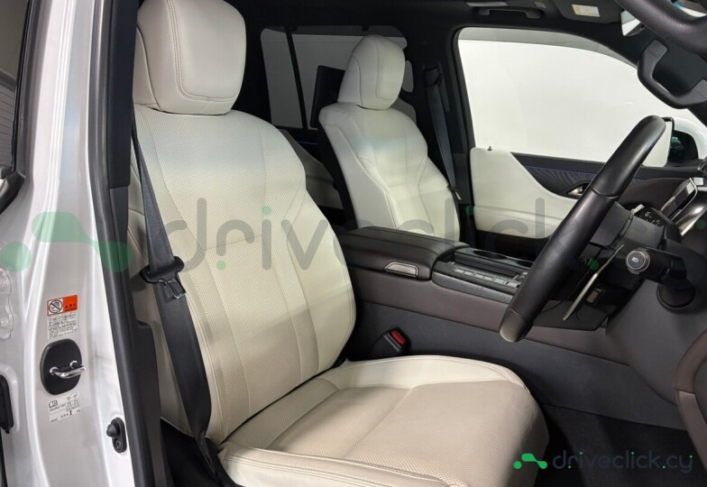 Lexus LX Белый