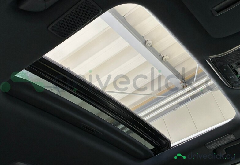 Lexus LX Белый