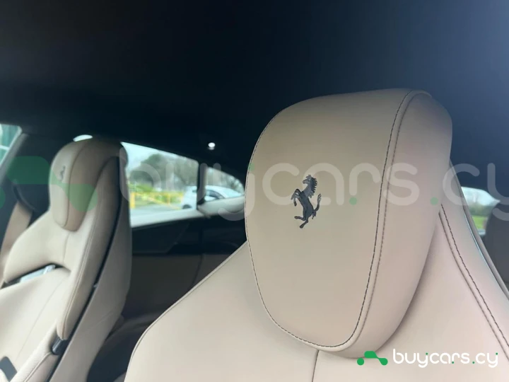 Ferrari Purosangue Черный