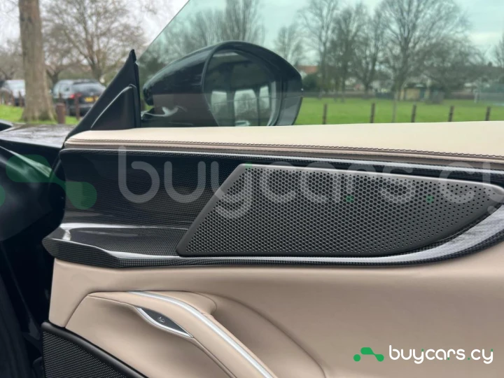 Ferrari Purosangue Черный