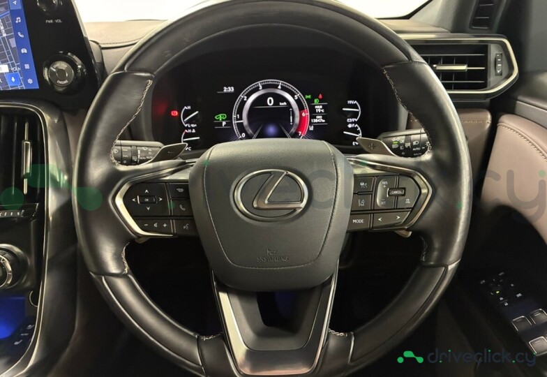 Lexus LX Белый